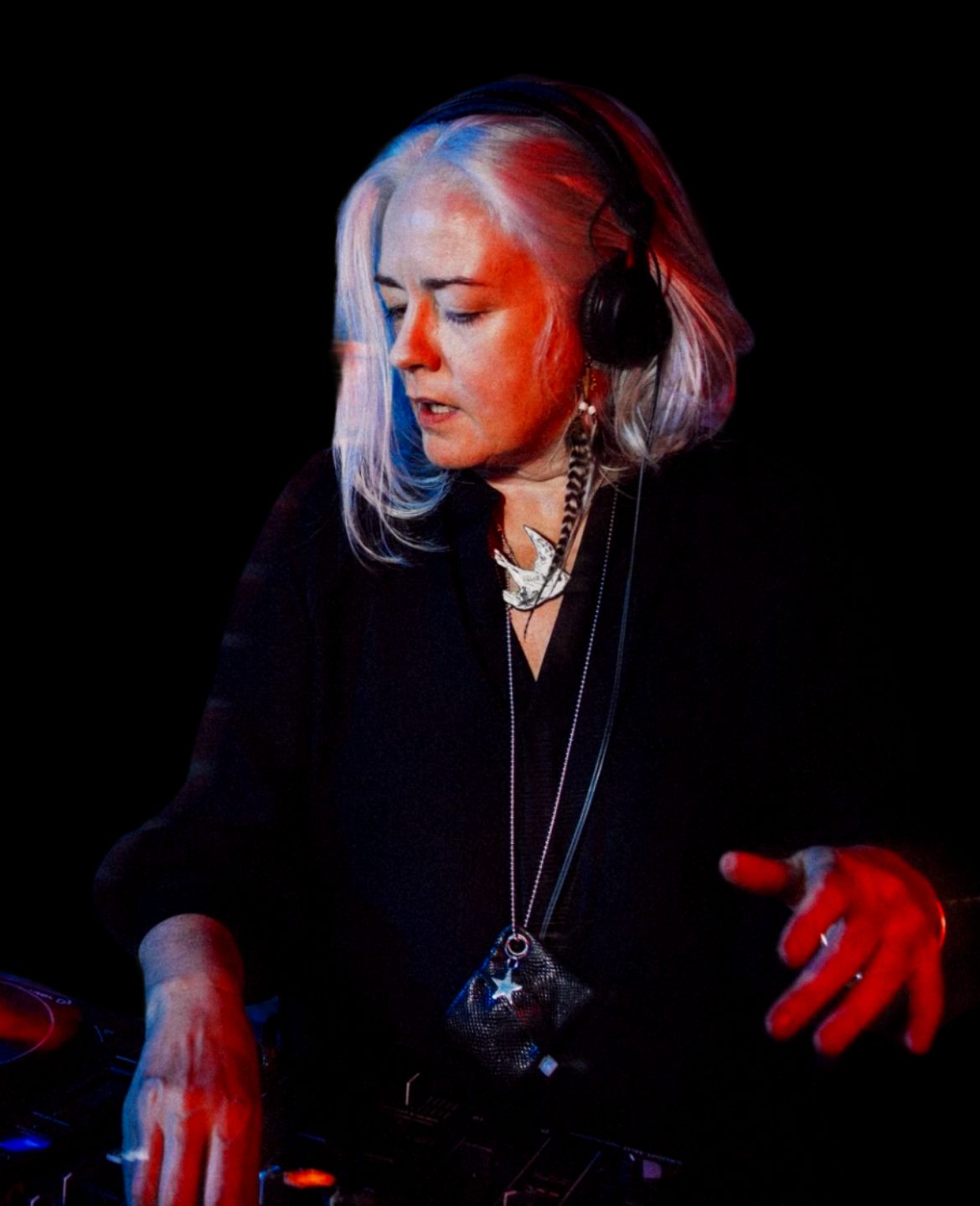 MODIR ON BACK2HOUSE RADIO